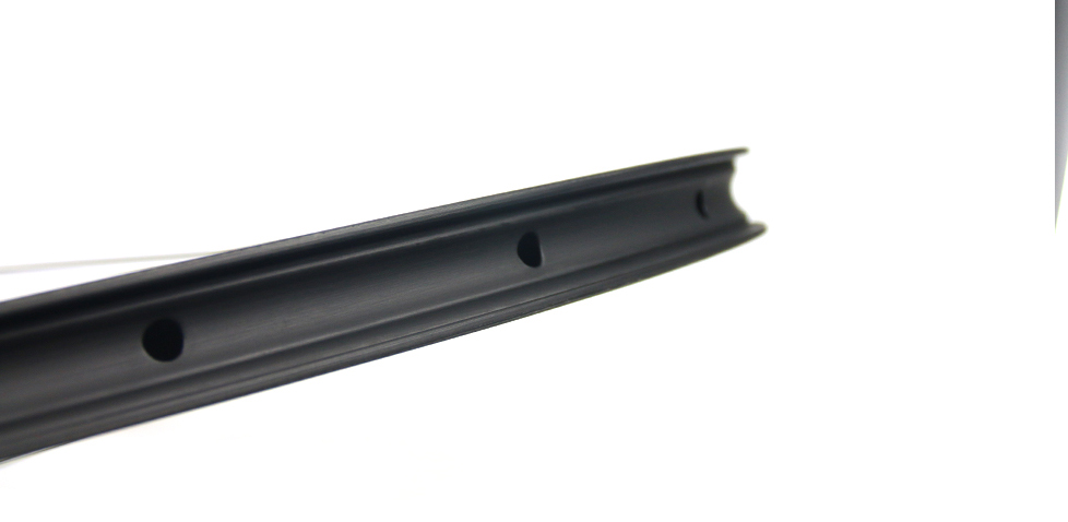 carbon road wheel smooth rim bed